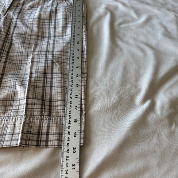 Calvin Klein Jeans Women's Plaid Bermuda Shorts Lightweight Walking White/Gray 8 - Picture 14 of 16